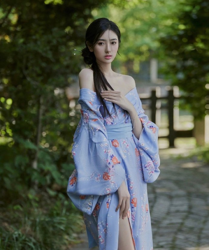 京城怪物 封面